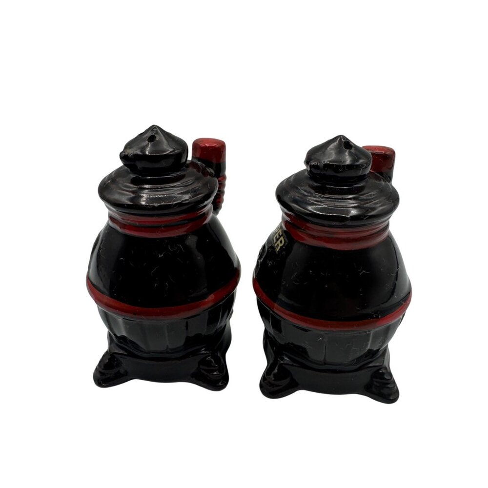 Vintage Cast Iron Stove Salt & Pepper Shakers Black & Red Ceramic Rustic Kitchen - Picture 3 of 5